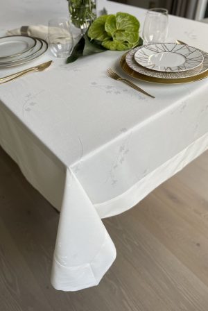 Bellis Jacquard Tablecloth